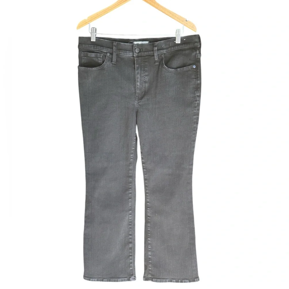 Madewell mid-rise kick out blackout jeans size 32